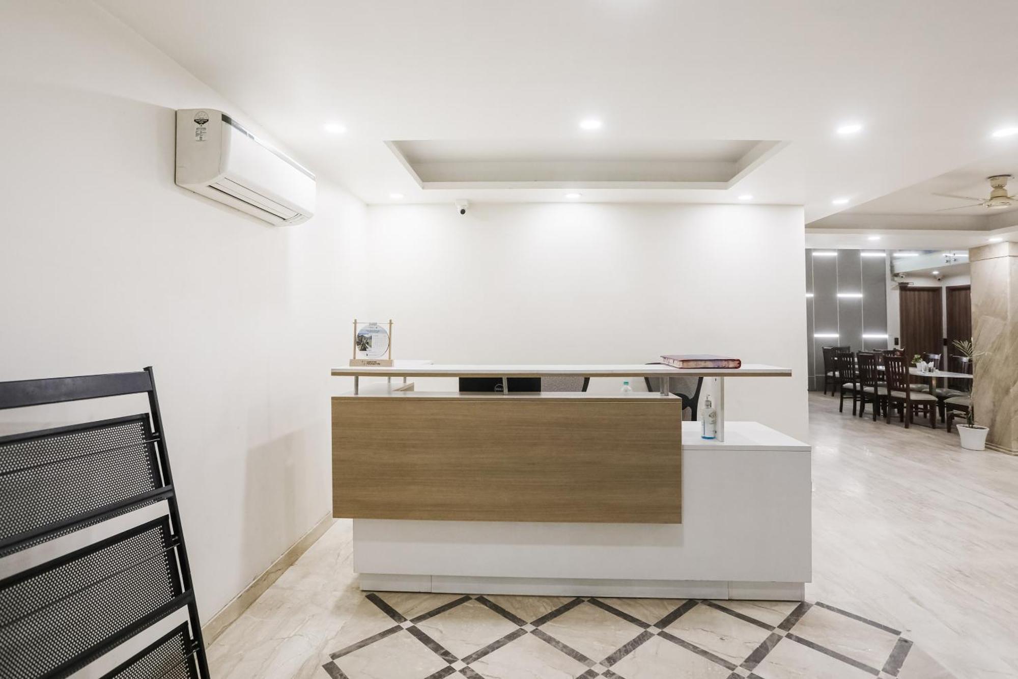 Townhouse The Amv Hotel غورغاون المظهر الخارجي الصورة