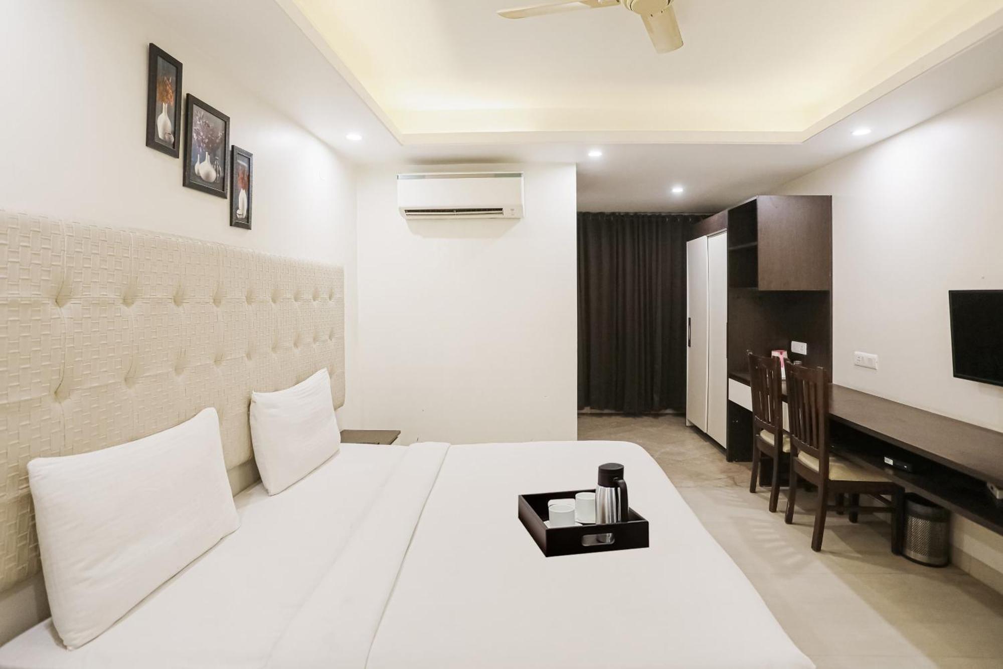 Townhouse The Amv Hotel غورغاون المظهر الخارجي الصورة