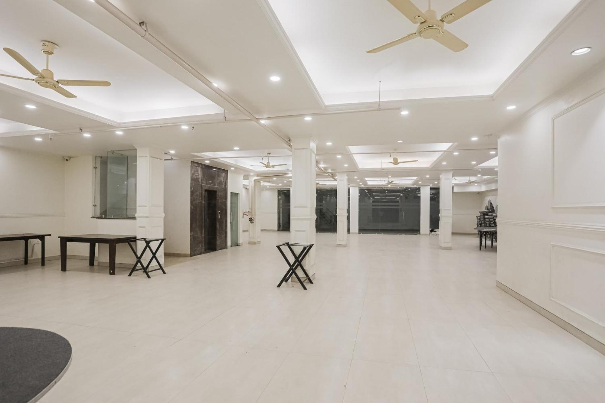 Townhouse The Amv Hotel غورغاون المظهر الخارجي الصورة