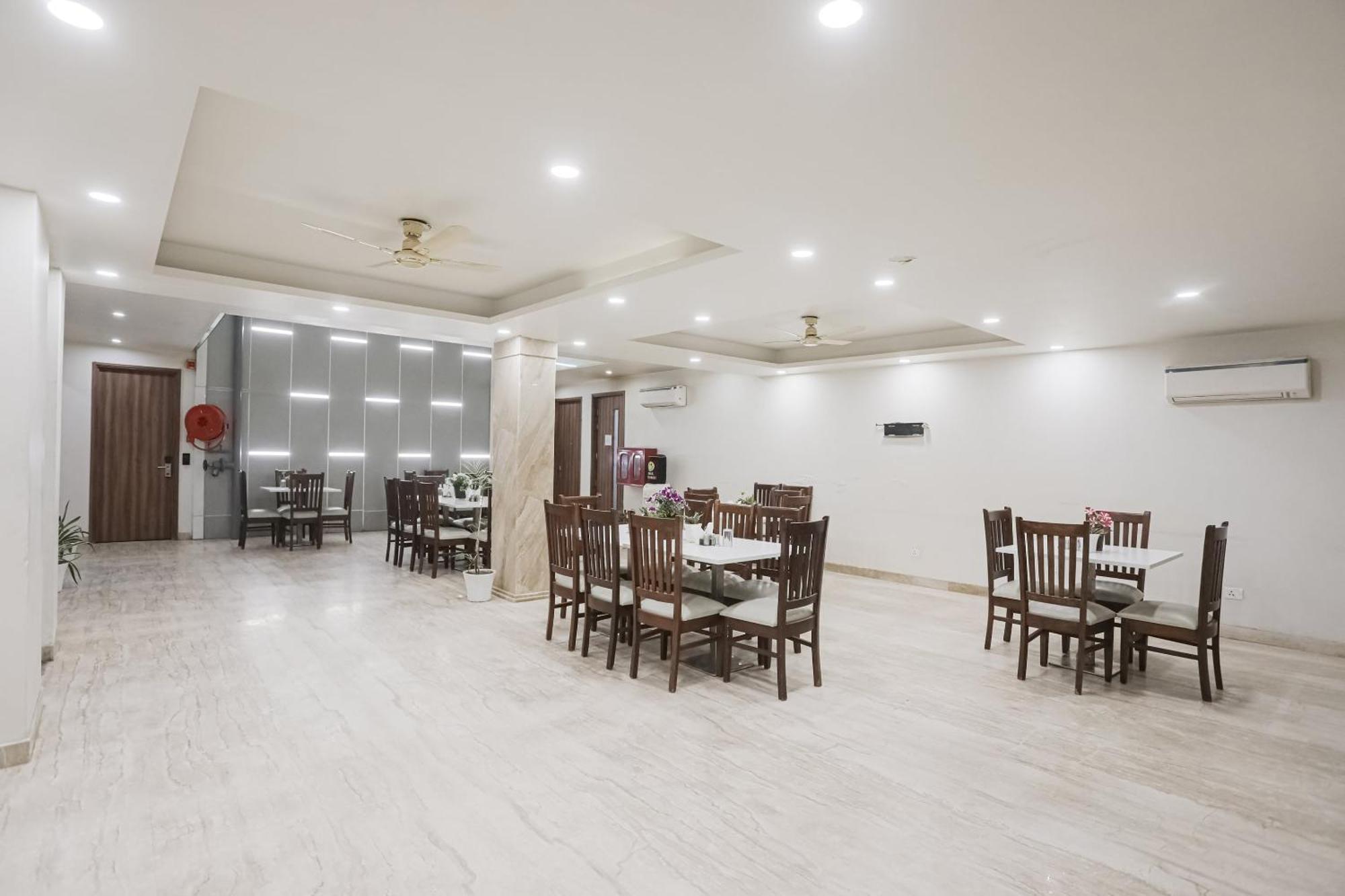 Townhouse The Amv Hotel غورغاون المظهر الخارجي الصورة