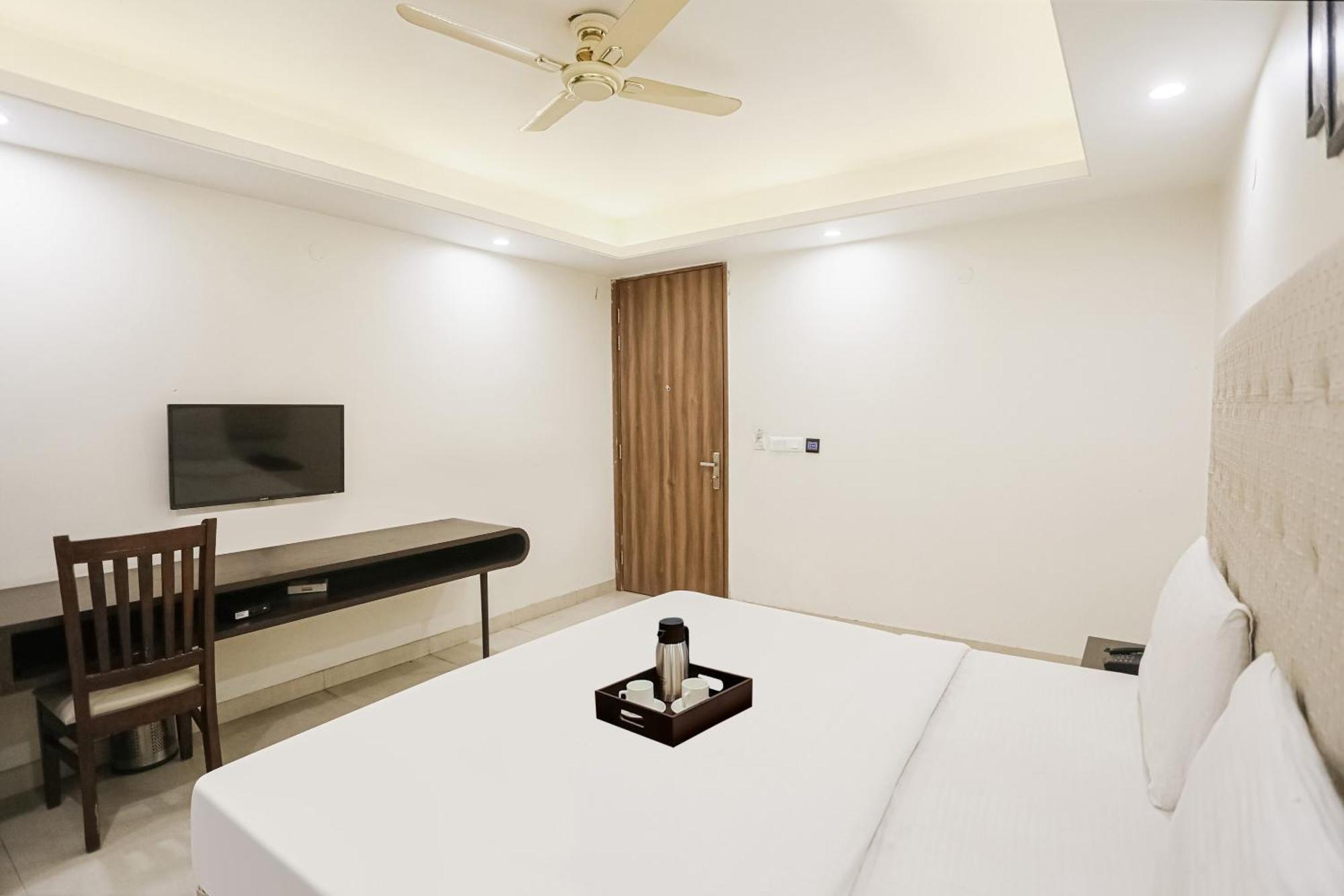 Townhouse The Amv Hotel غورغاون المظهر الخارجي الصورة