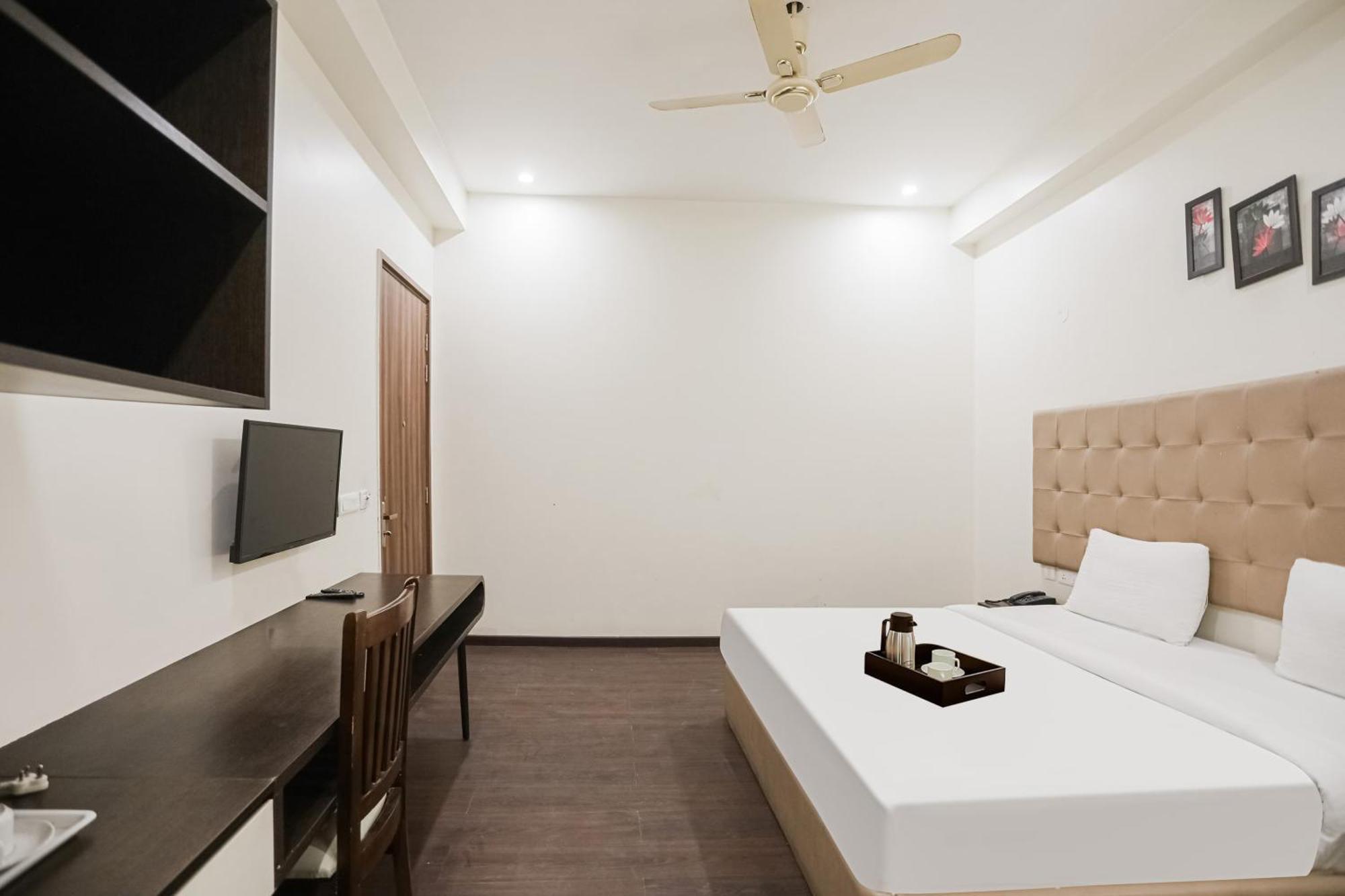 Townhouse The Amv Hotel غورغاون المظهر الخارجي الصورة